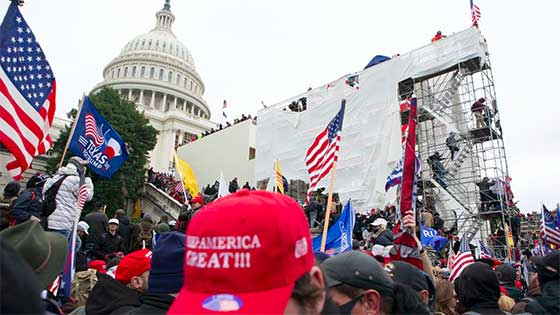 Προεδρία Τραμπ : Τέσσερα χρόνια που συγκλόνισαν τον κόσμο και άφησαν παγερά αδιάφορη την ευρωπαϊκή αριστερά (του Γιώργου Μητραλιά)